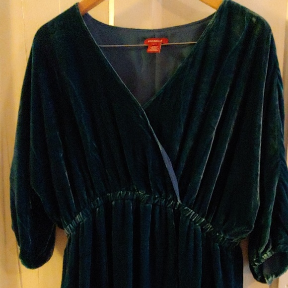 Sundance Dresses & Skirts - Velvet dress